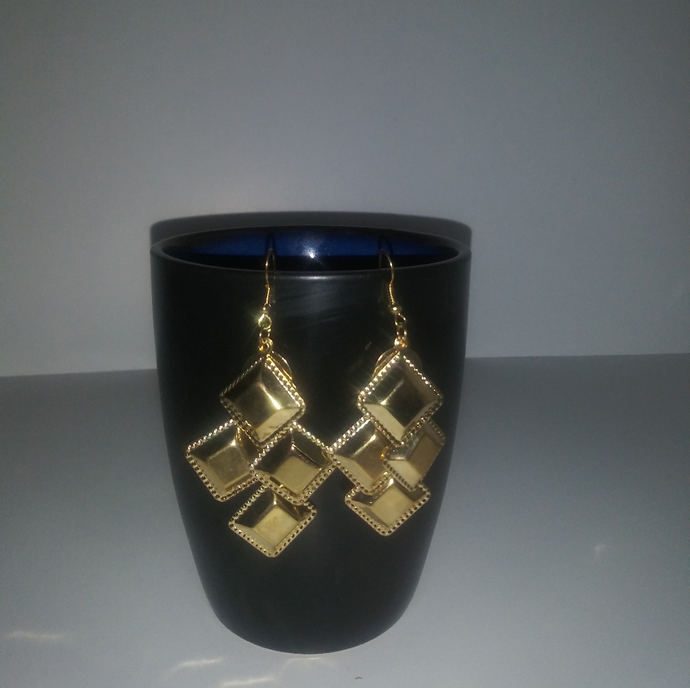 Costume pierced earrings with a gold plated finish